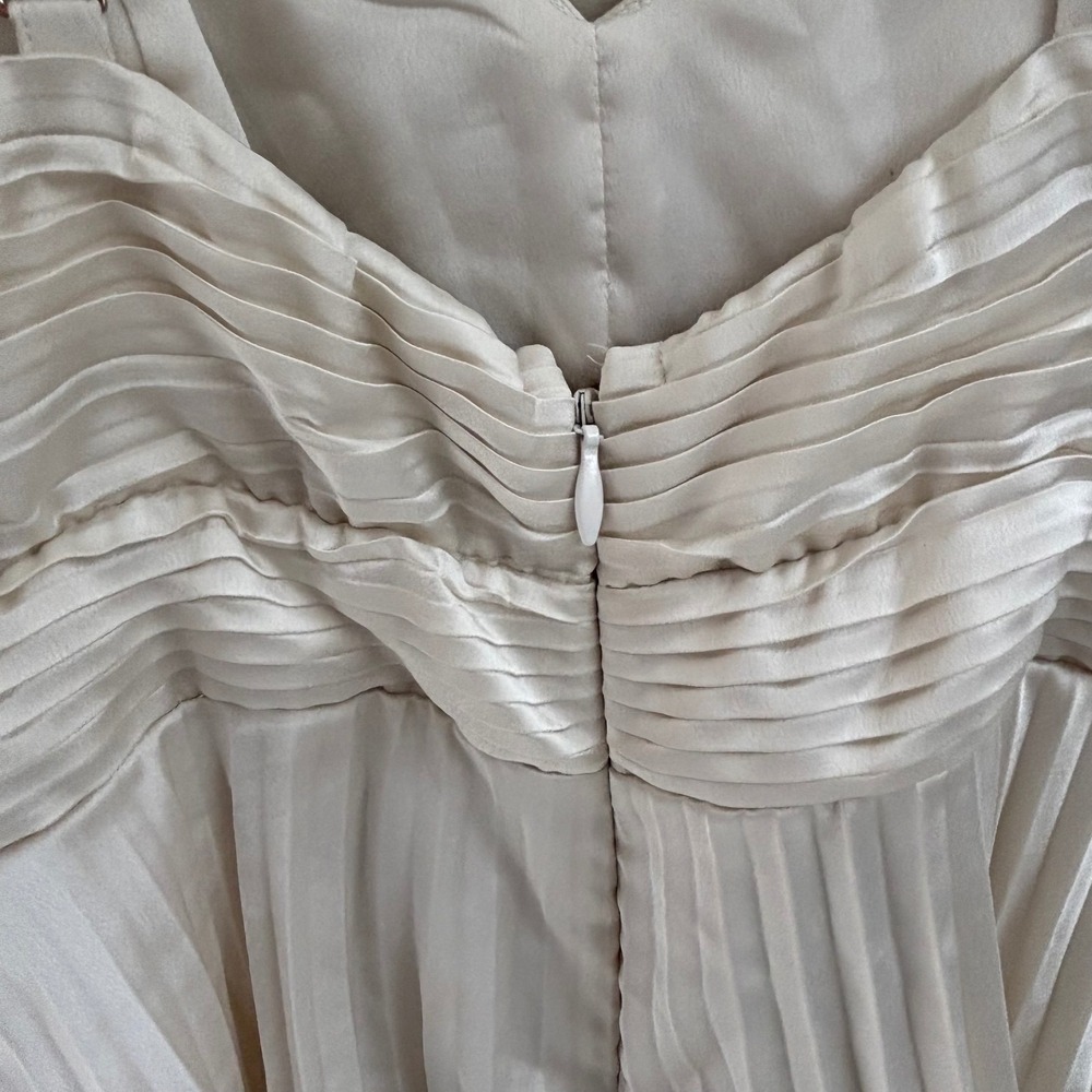 Abercrombie & Fitch Giselle Pleated Tiered Maxi Dress Cream Cut Out Size M - Picture 12 of 13